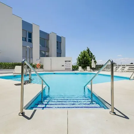 Апартаменты Stylish 3 Bedroom Le Mirage Close To Rdr317 *