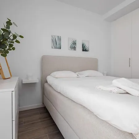 Stylish 3 Bedroom Le Mirage Close To Rdr317