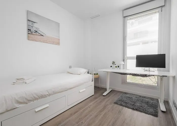 Stylish 3 Bedroom Le Mirage Close To Rdr317 * エステポナ