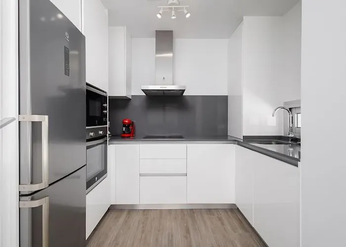 Stylish 3 Bedroom Le Mirage Close To Rdr317 エステポナ