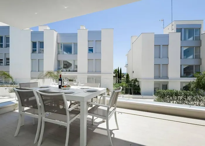 Stylish 3 Bedroom Le Mirage Close To Rdr317 アパート エステポナ