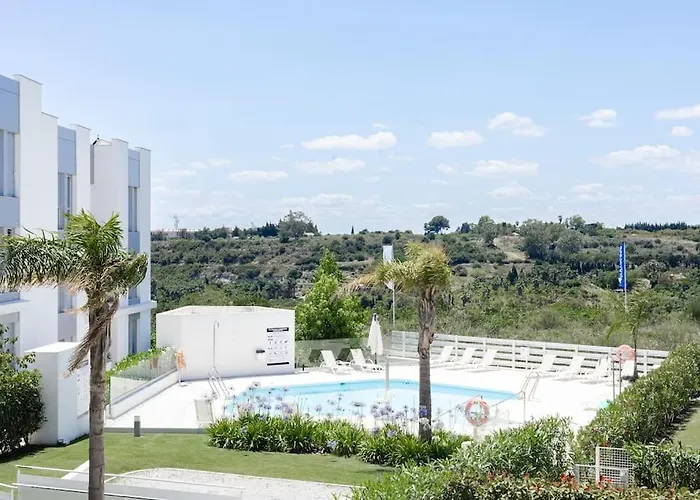 Stylish 3 Bedroom Le Mirage Close To Rdr317 Estepona