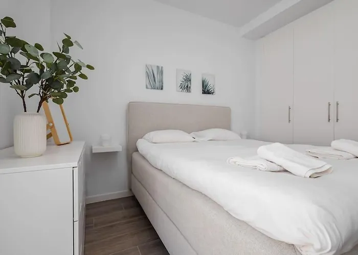 Stylish 3 Bedroom Le Mirage Close To Rdr317